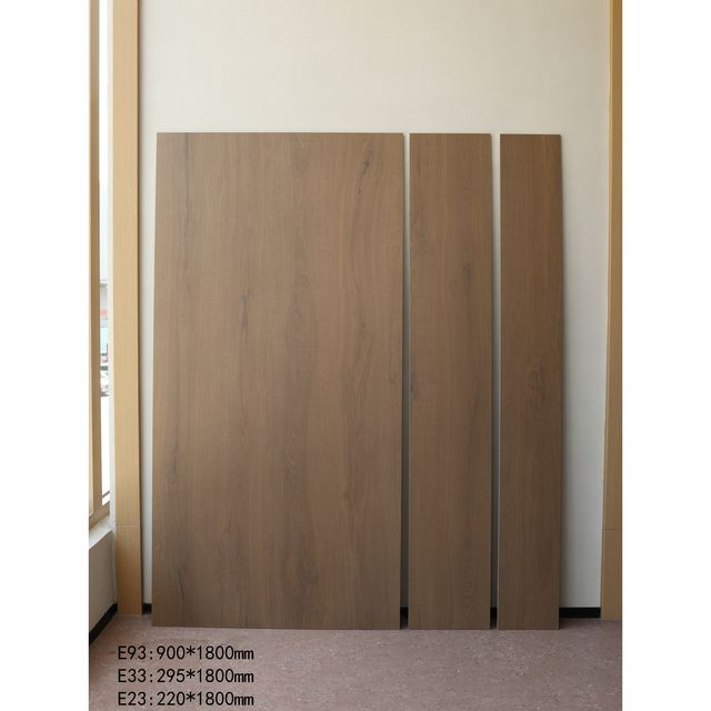 Напольная плитка под дерево в кофейне – E33