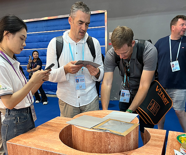 Wi -Fi Ceramics демонстрирует инновационные декоративные плитки в серии Momo на 136 -й Canton Fair1