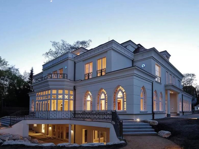 ОАЭ-Амбасадор-Ресюдент2