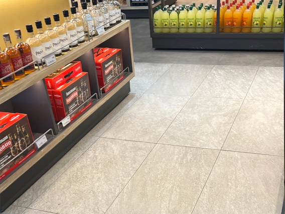 Небольшой супермаркет в Эквадоре