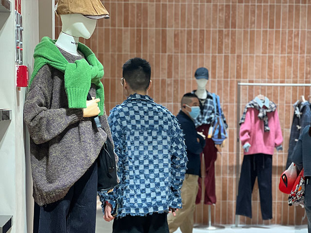 Chain-Clothing Store 