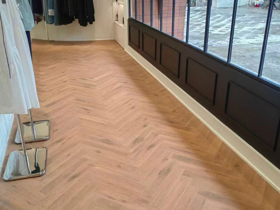 Мягкая изысканность: стильный магазин одежды в Нанкине