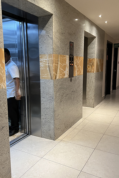 Бежевая цементная плитка